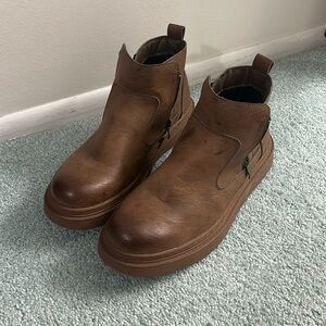 Men's Round Toe Slip-On Chelsea Boots